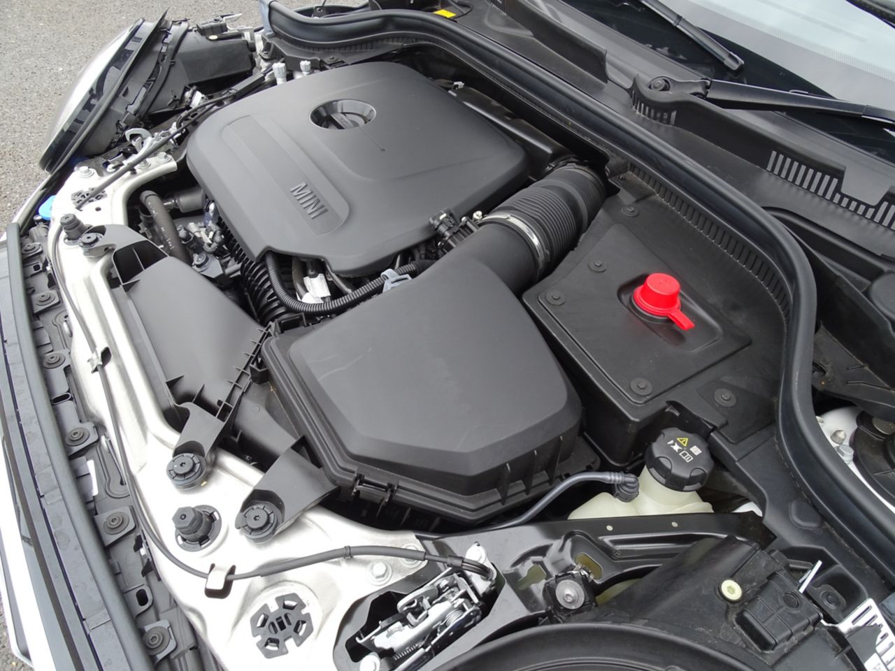 THE NEW MINI COOPER (5 DOOR) C