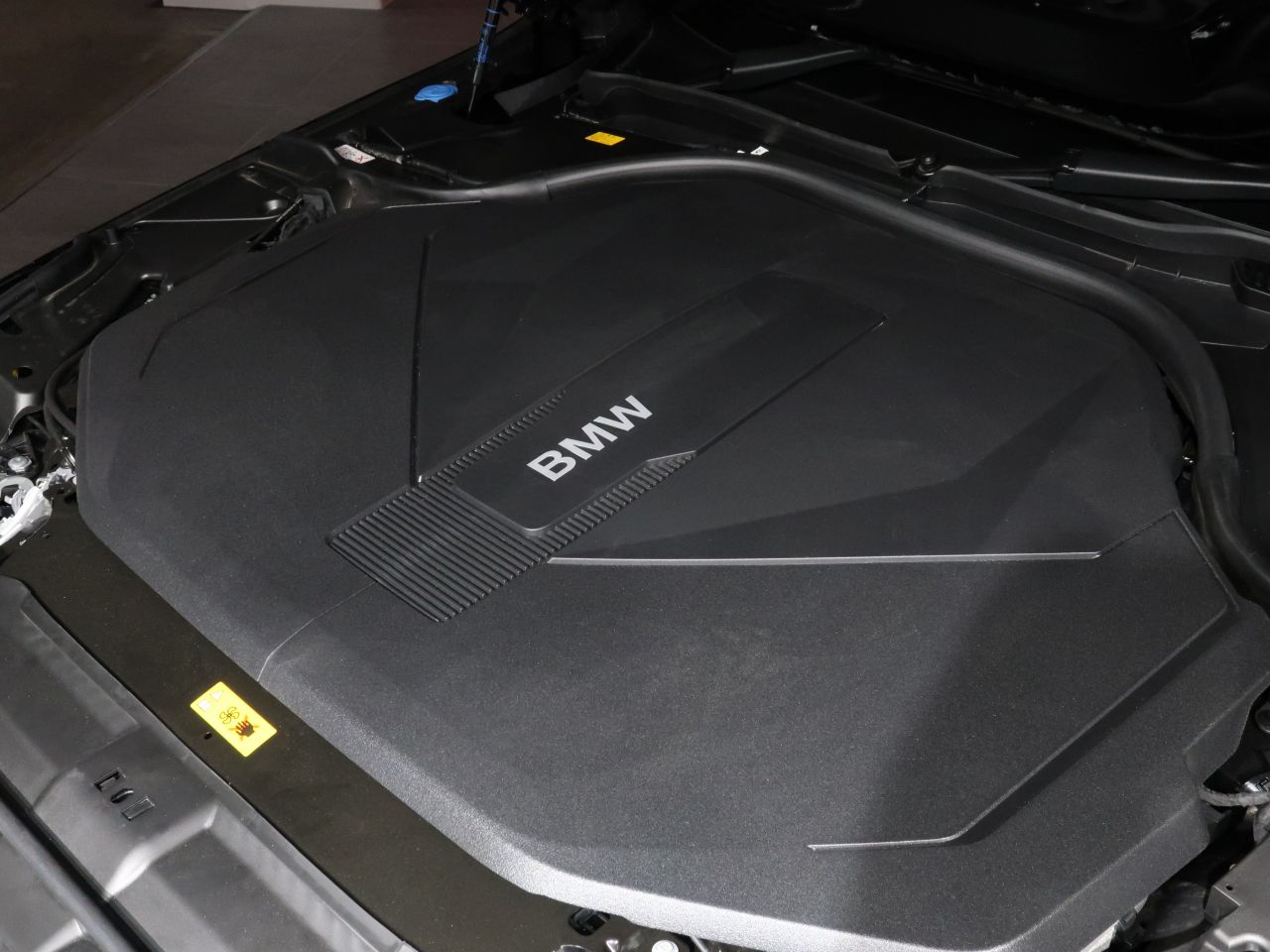 BMW i5 eDrive40 M Sport RHD