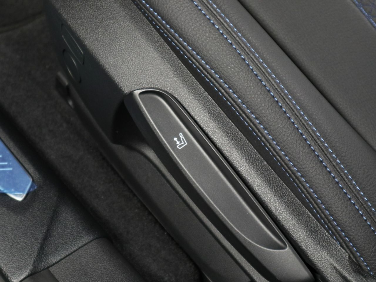 F40 118d Sports Hatch 5-door B47 2.0d