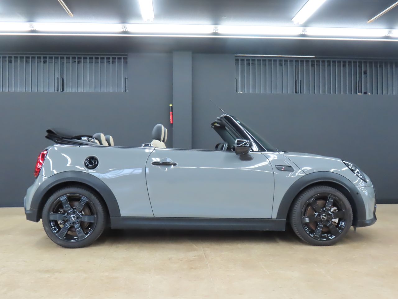 MINI Cooper S Convertible RHD