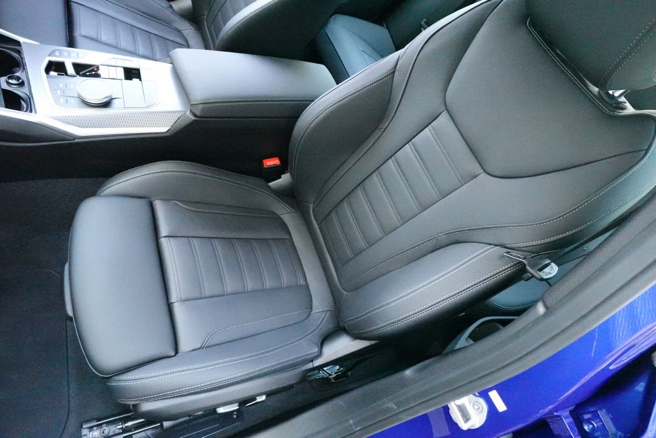 320d xDrive Berline RHD