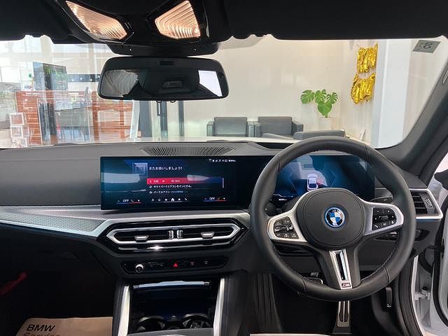 G26 i4 M50 RHD