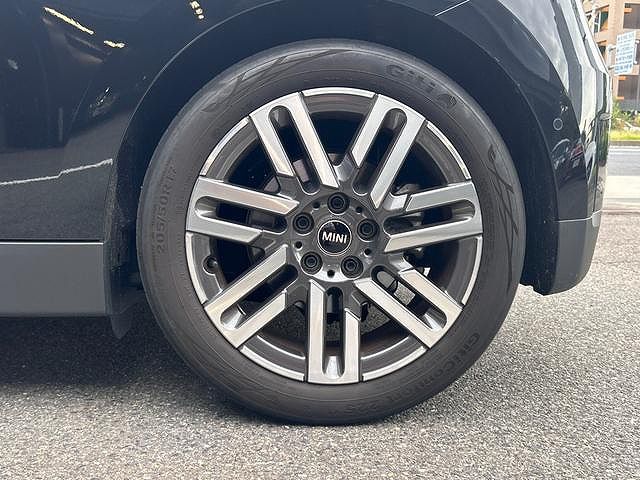 J01 MINI Cooper E