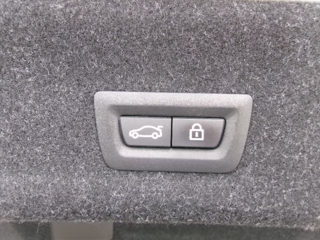 G20 320d xDrive RHD Saloon