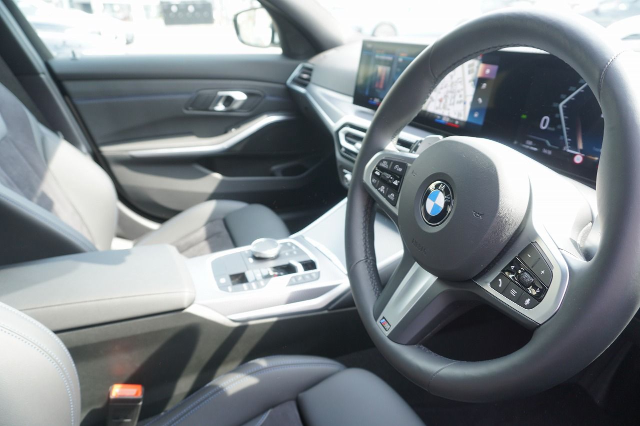 320d xDrive Berline RHD