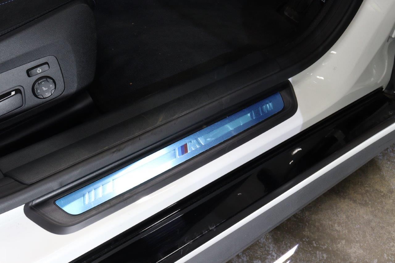 G** ***i G*** C**** ***