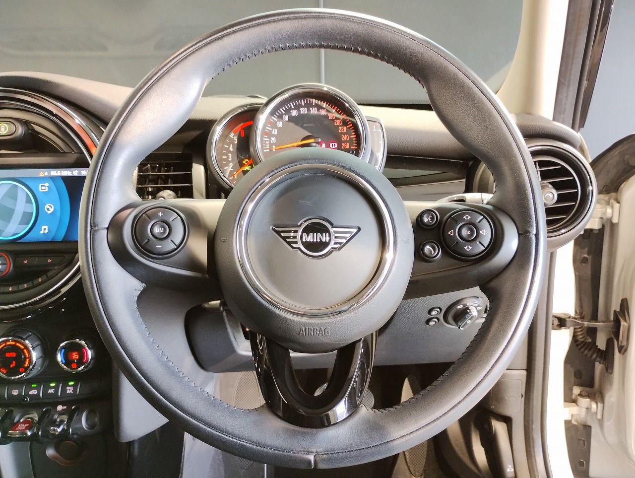 MINI F55 Cooper D 5dr Hatch LCI