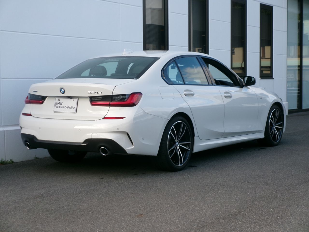 G20 320d xDrive RHD Saloon