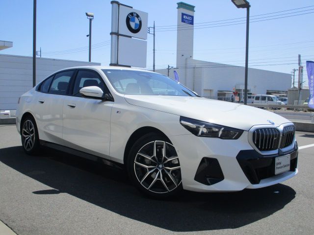 BMW i5 eDrive40 Sedan RHD