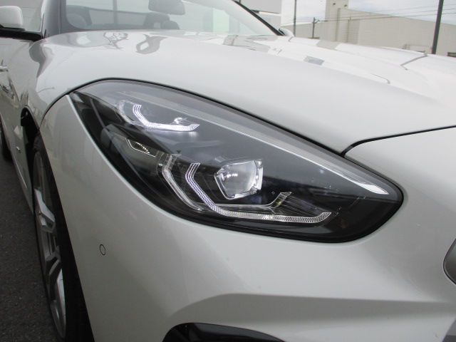 G29 z4 sDrive20i RHD