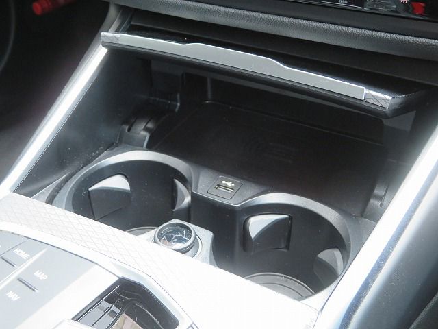 320d xDrive Berline RHD