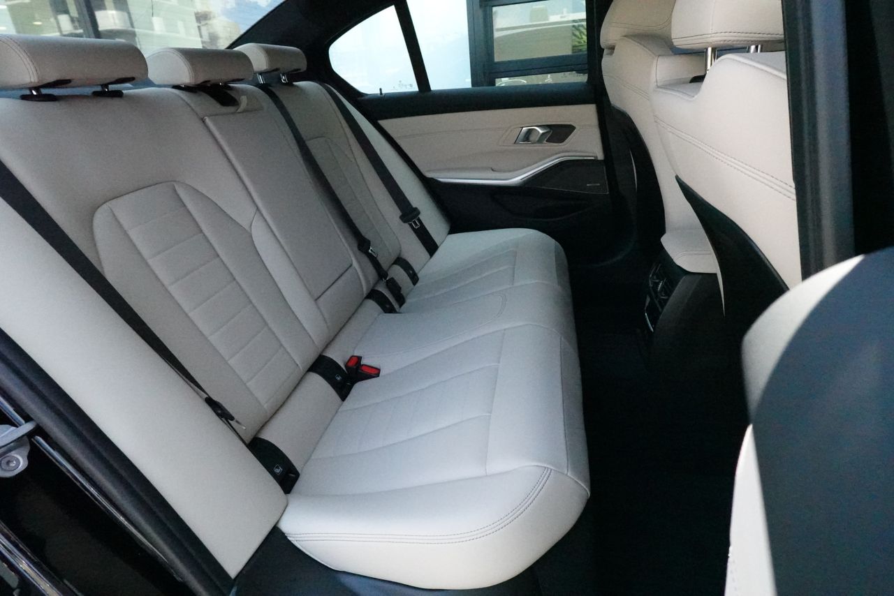 320d xDrive Berline RHD
