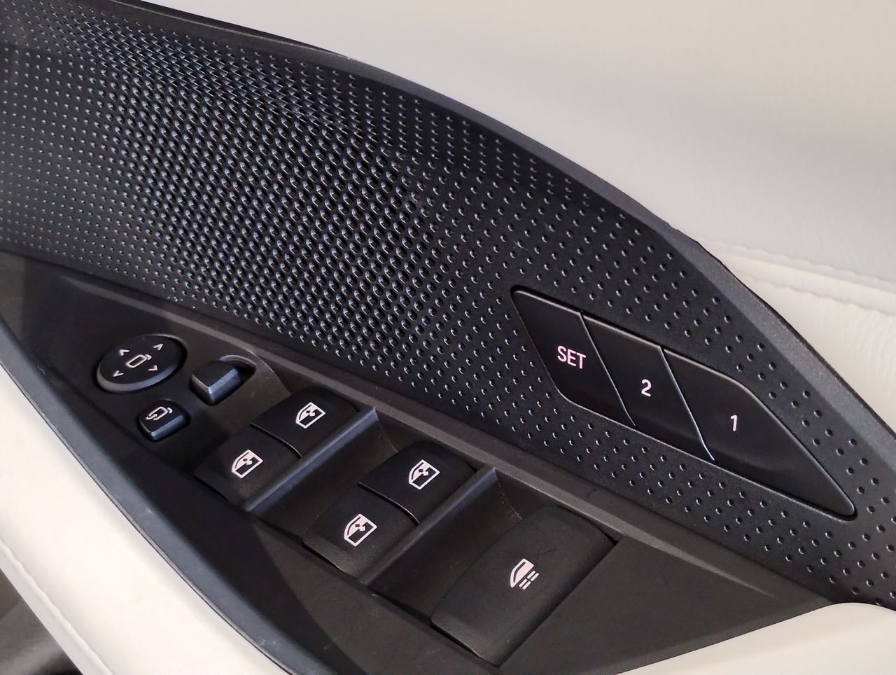 G** 4**i C********** B** 2**i RHD