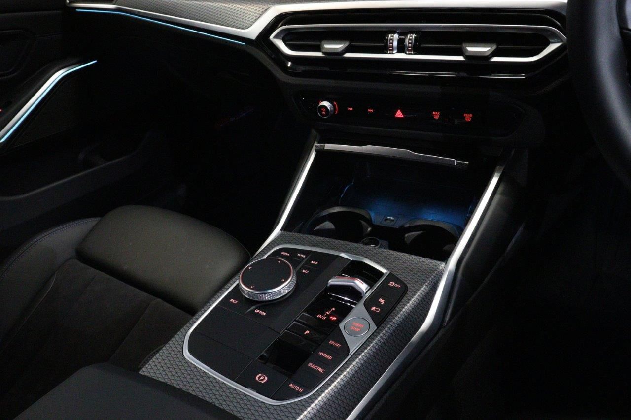 G20 330e Saloon LCI RHD MX