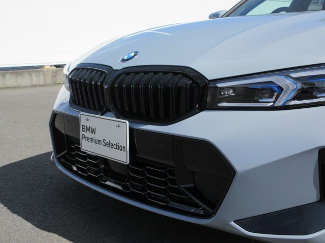 320d xDrive Berline RHD