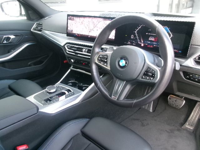 320d xDrive Berline RHD