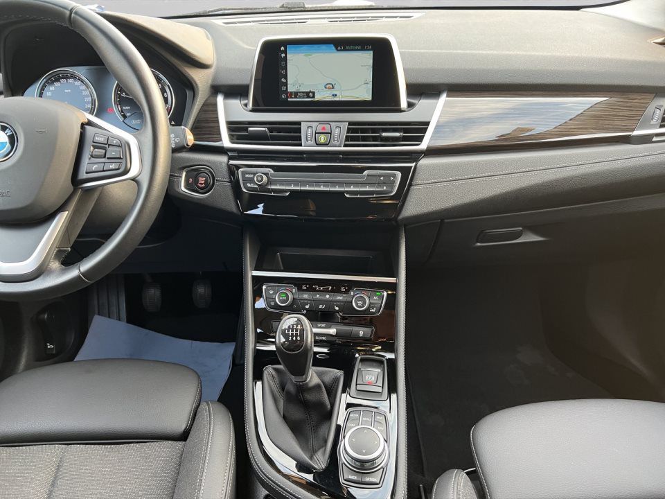 BMW 218