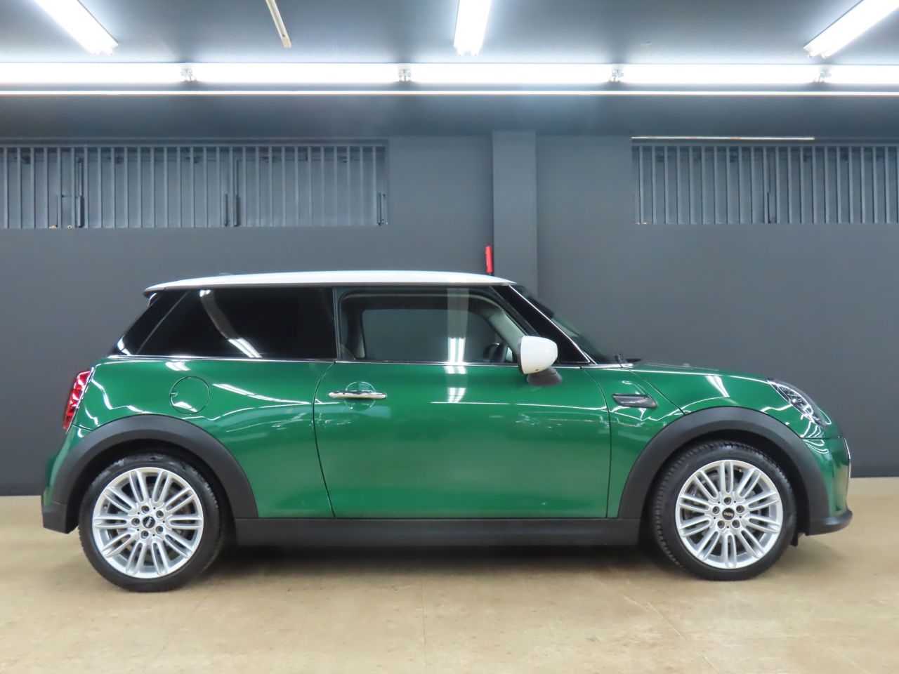 MINI Cooper F56 RHD