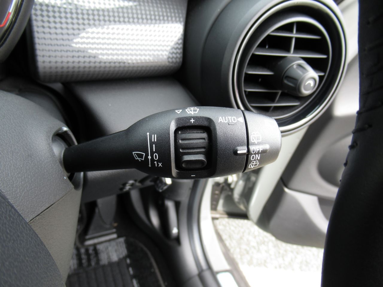 MINI F55 Cooper D 5dr Hatch LCI