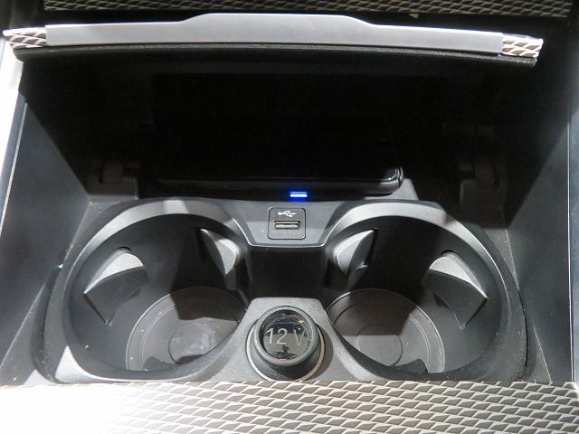 G20 320i Saloon RHD TU