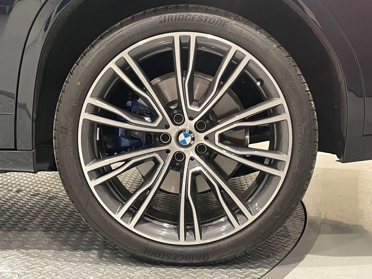 G02 X4 M40i RHD LCI