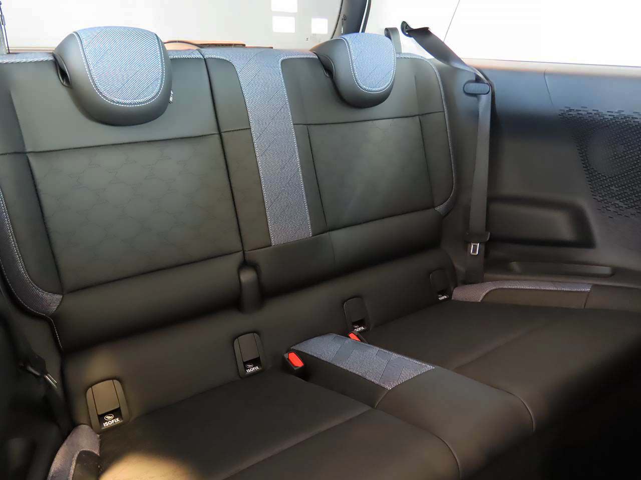 J01 MINI Cooper SE