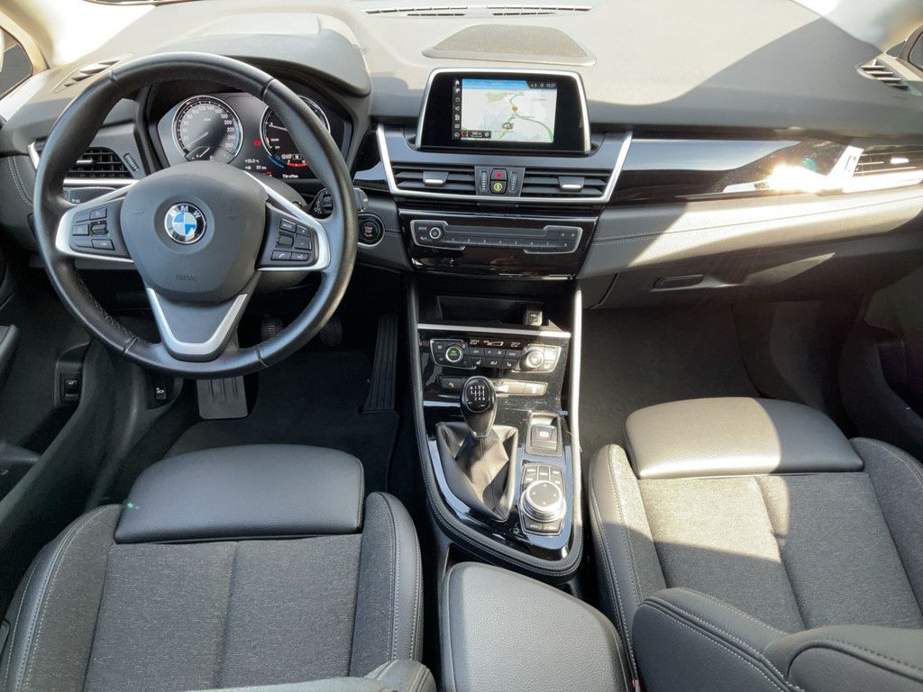 BMW 218