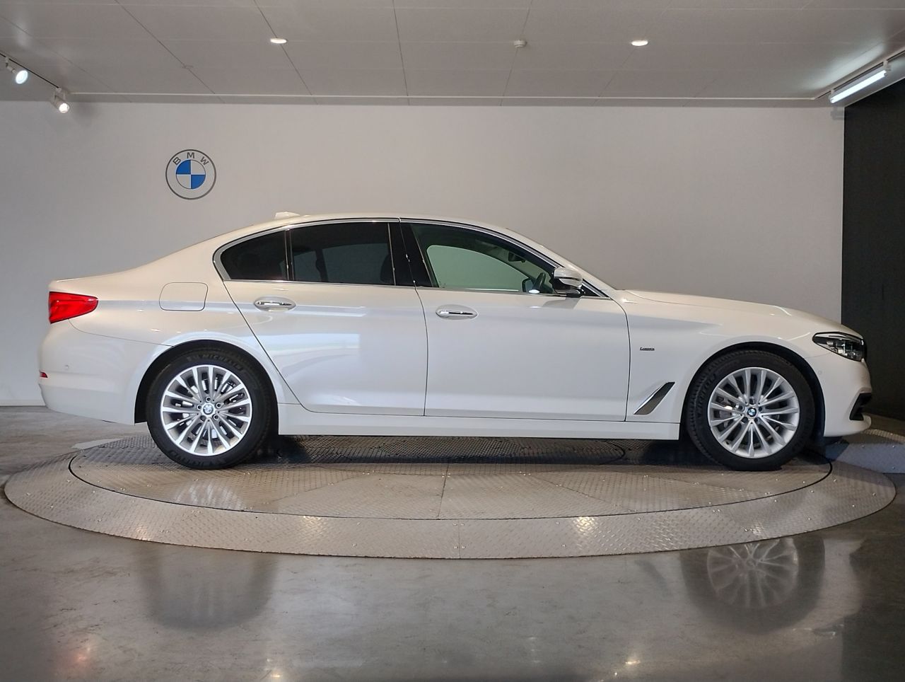 530I
