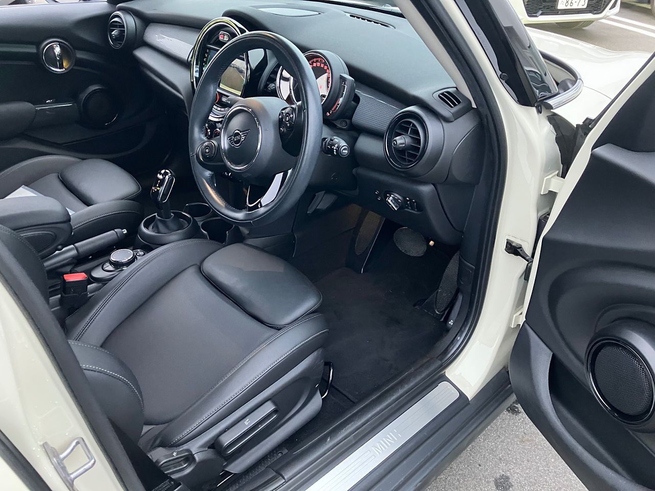 F55 MINI Cooper 5-Door Hatch LCI