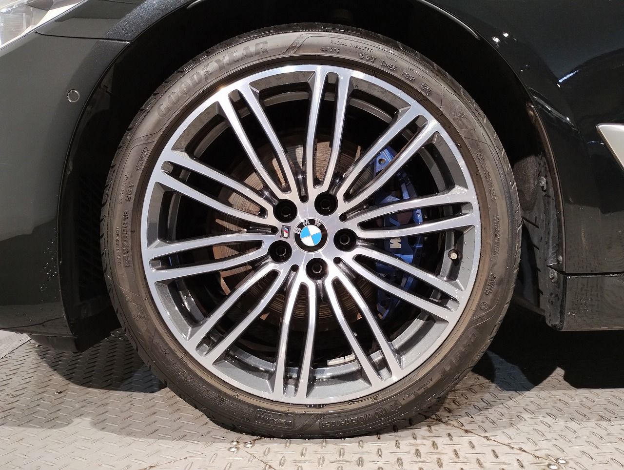 530I