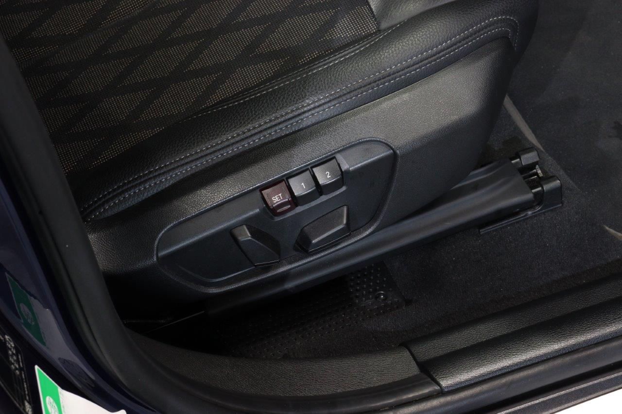 X1 sDrive18i RHD