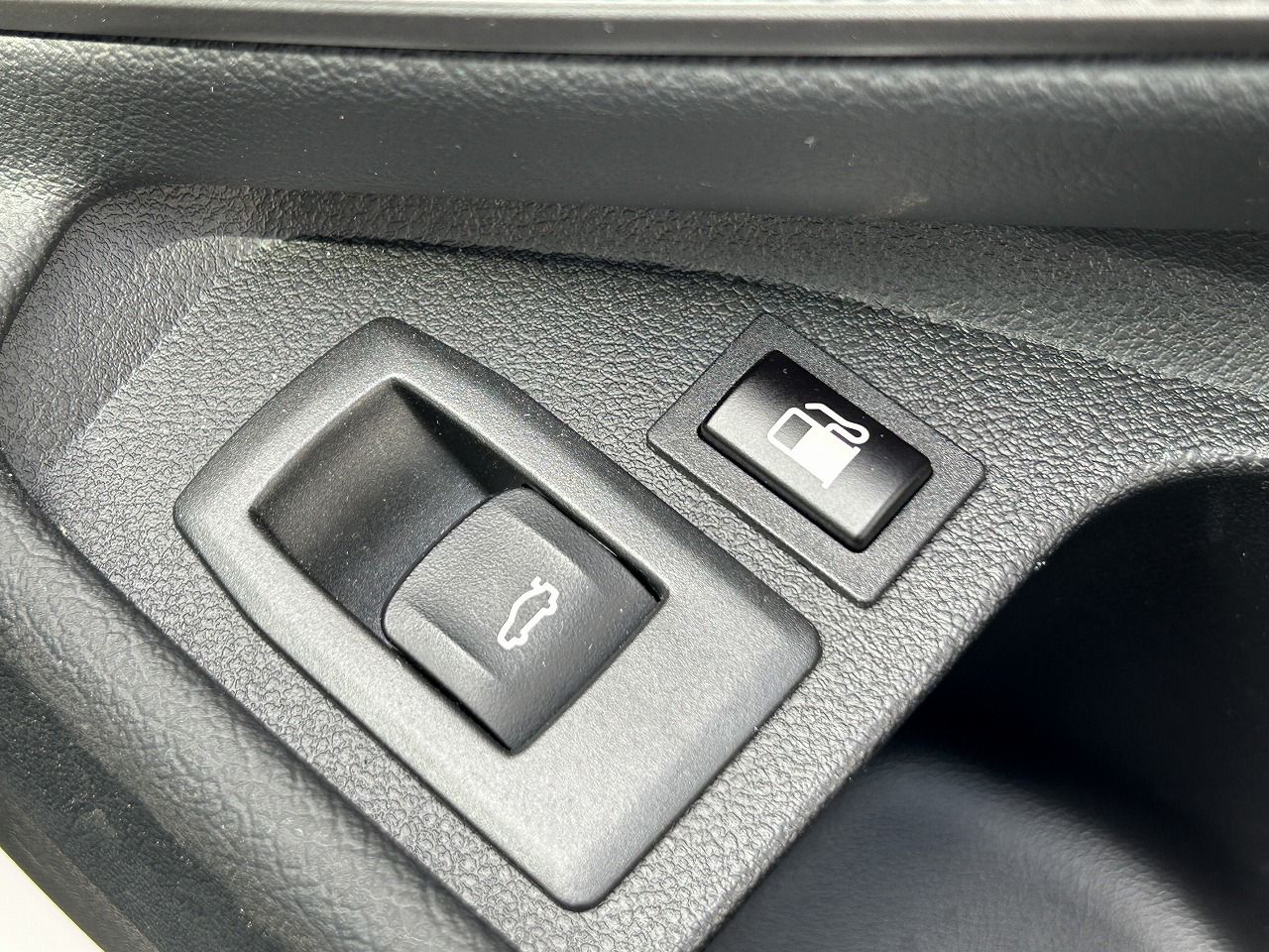 G20 330e Saloon LCI RHD MX
