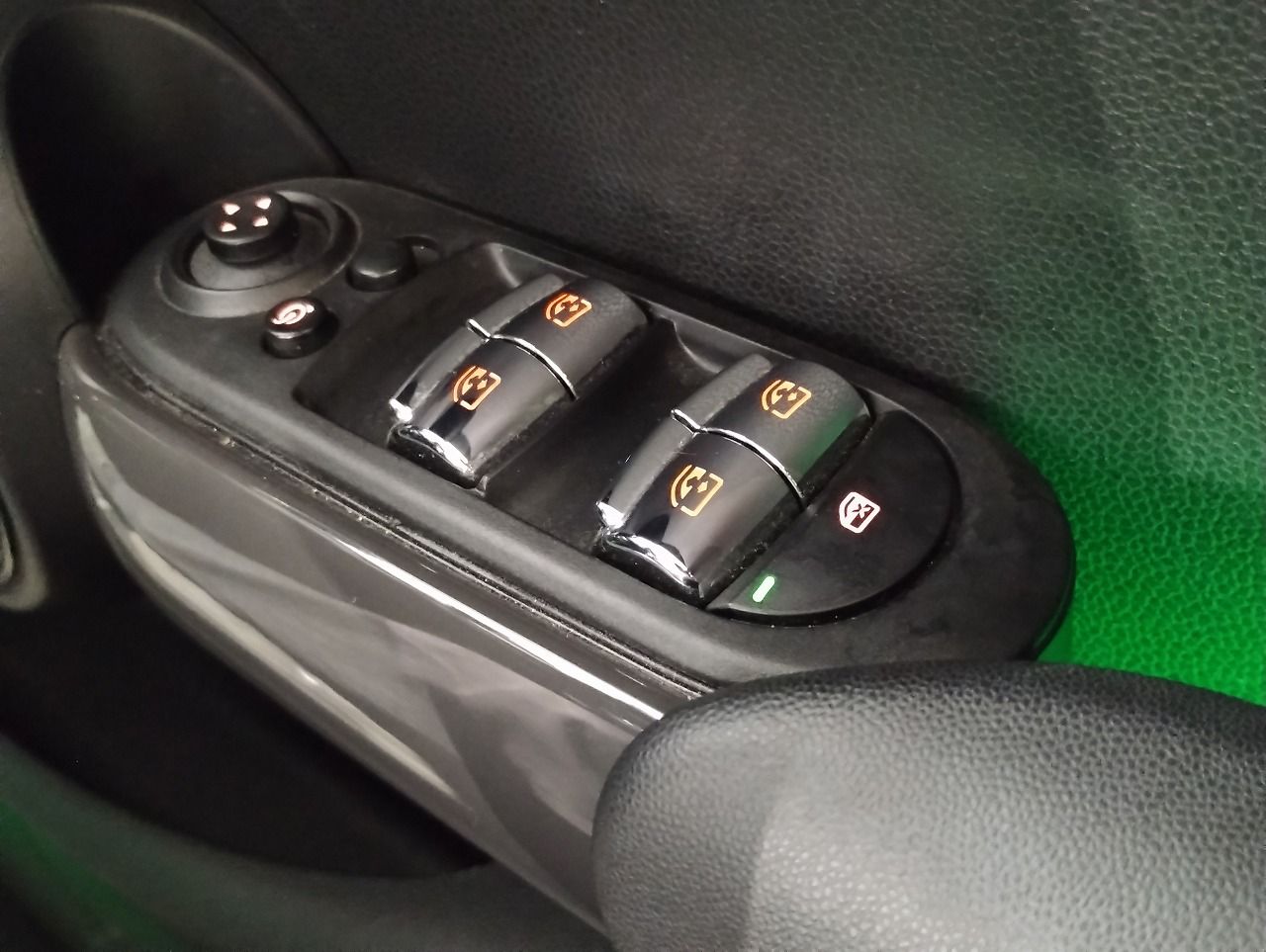 F55 COOPER D (AT)