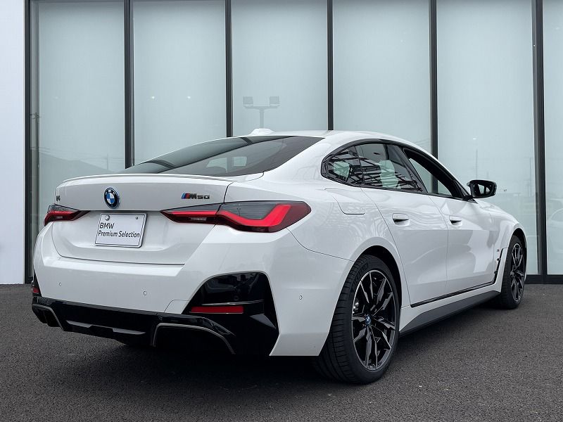 G26 i4 M50 RHD