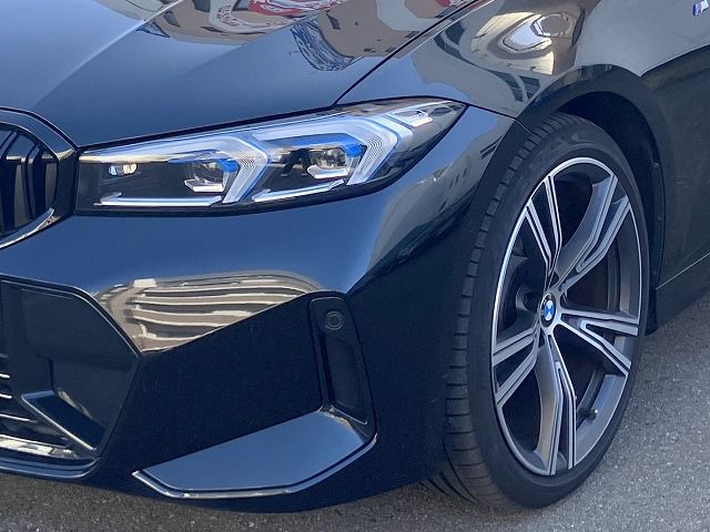 320d xDrive Berline RHD