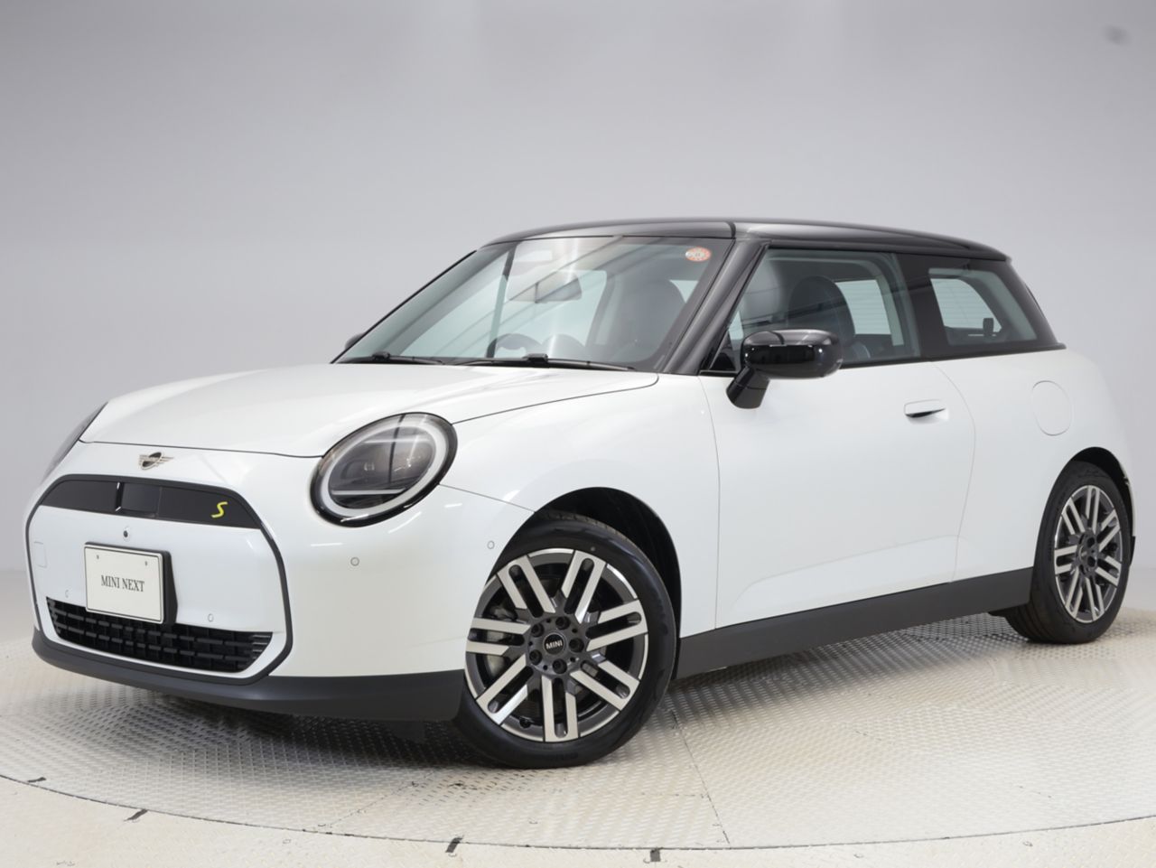 THE NEW ALL-ELECTRIC MINI COOPER SE