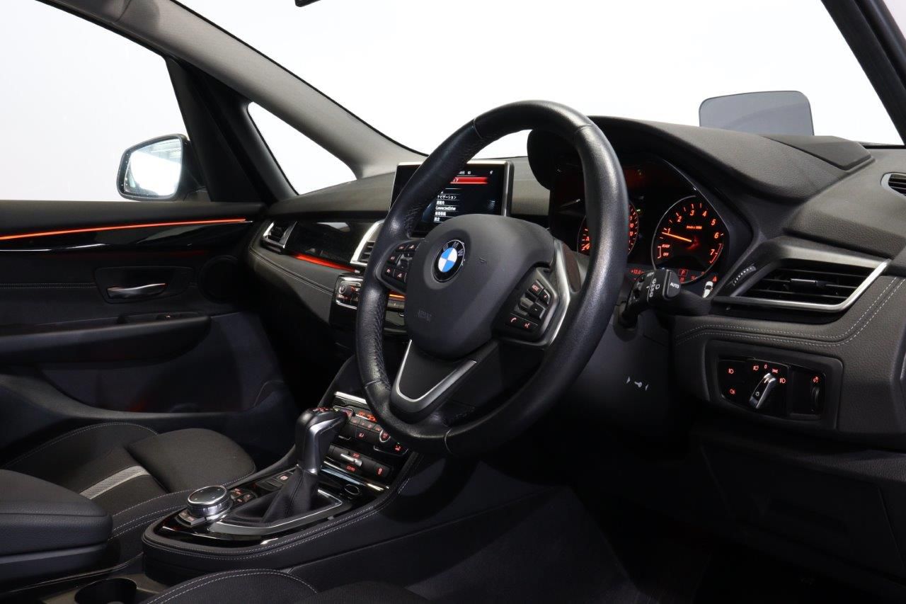 220I GRAN TOURER RHD