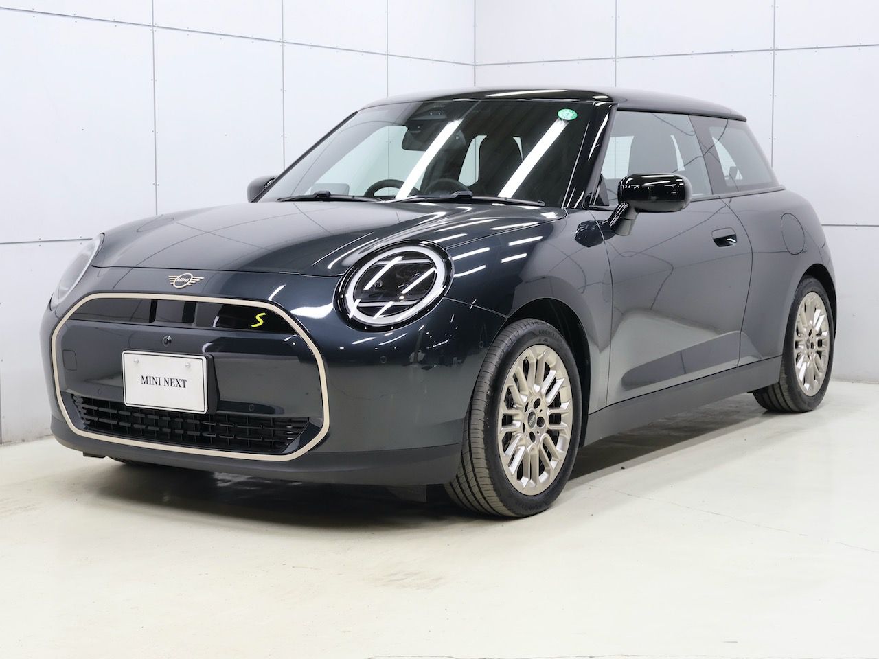 THE NEW ALL-ELECTRIC MINI COOPER SE