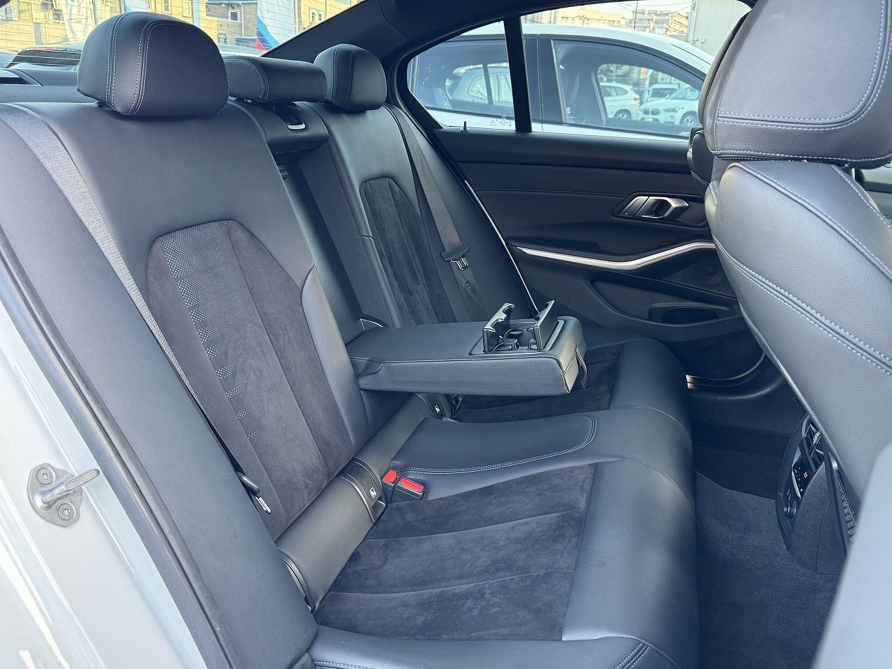G20 320d xDrive RHD Saloon