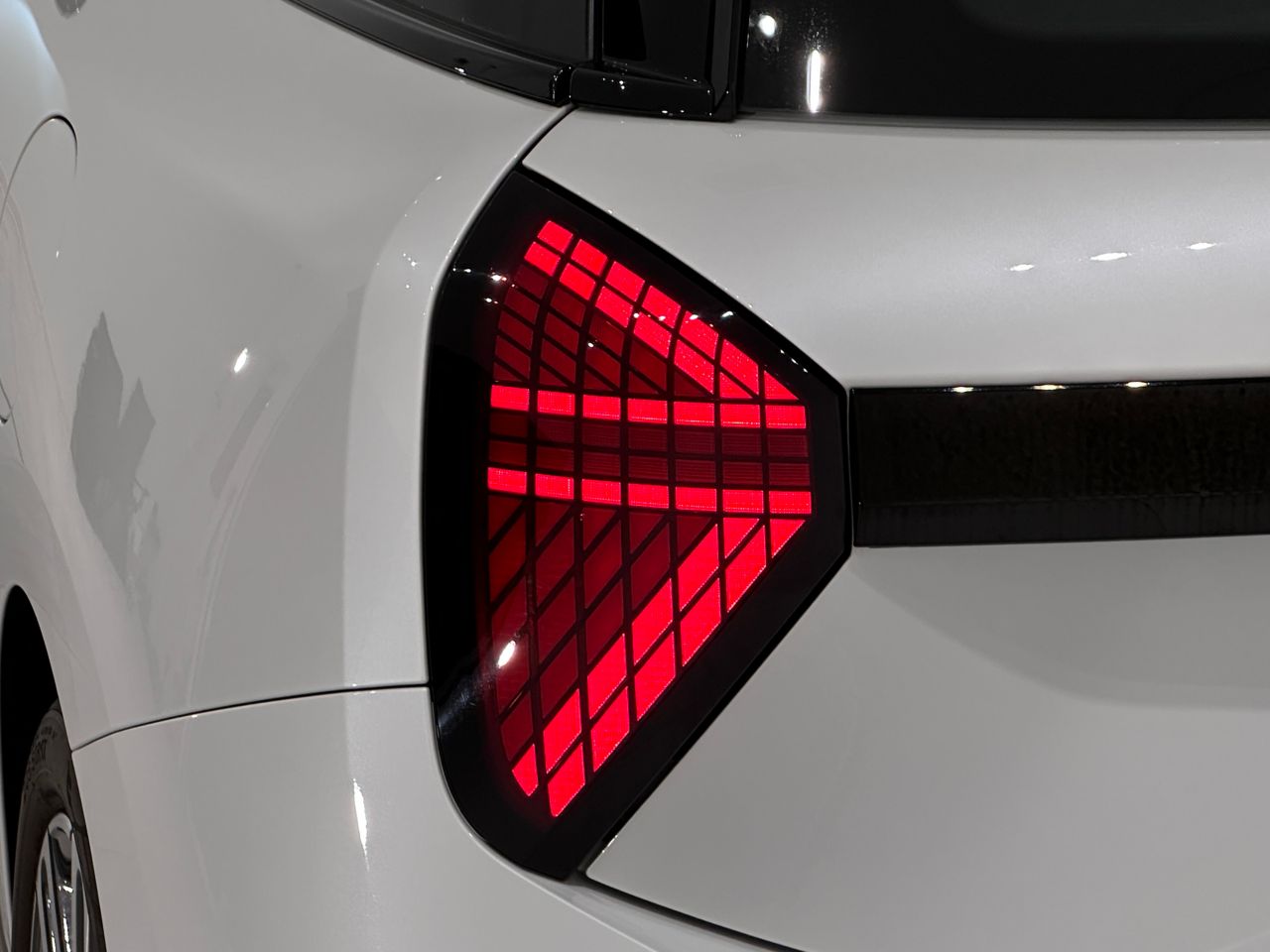 J01 MINI Cooper E