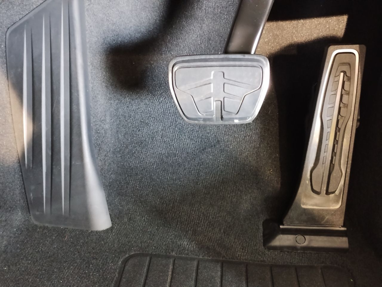 G20 330i Saloon RHD MX