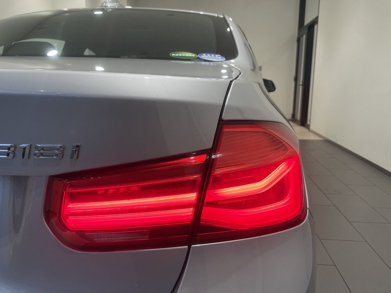 318I SEDAN RHD