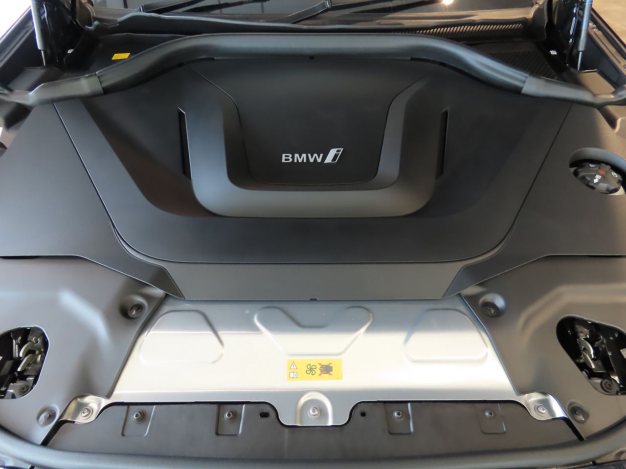 G08 iX3 BEV RHD