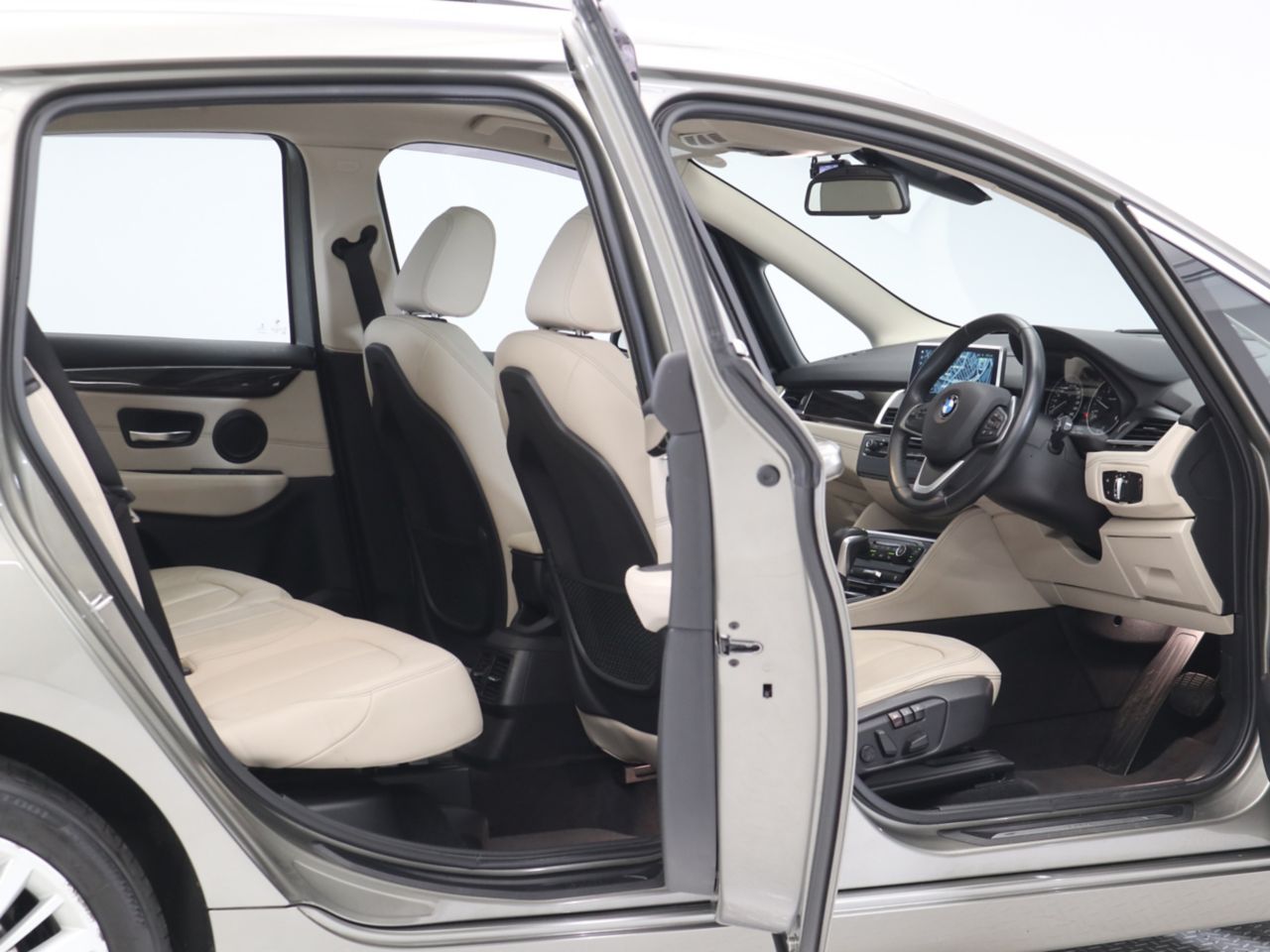 218D GRAN TOURER RHD