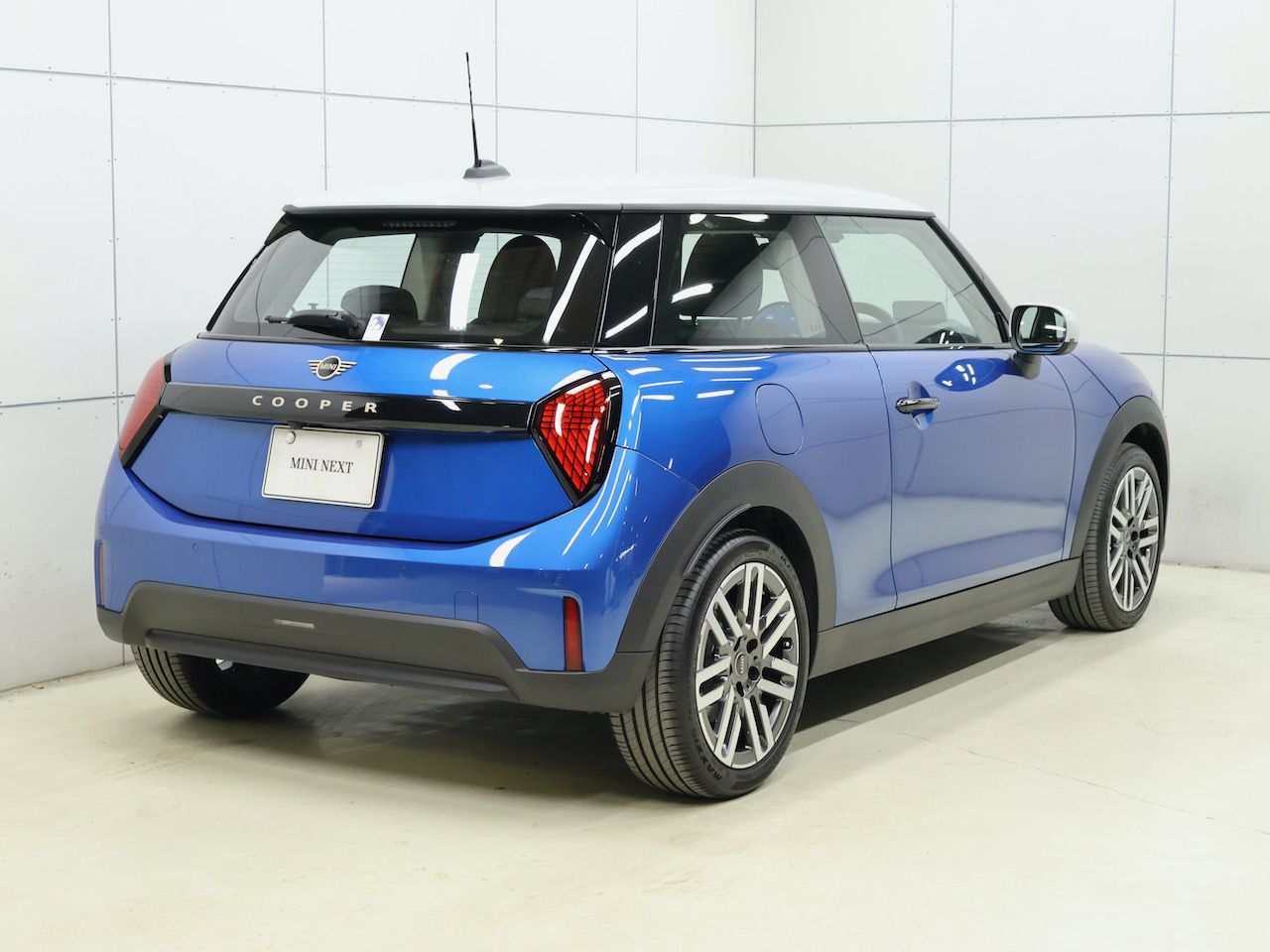 F66 MINI Cooper C 3Dr