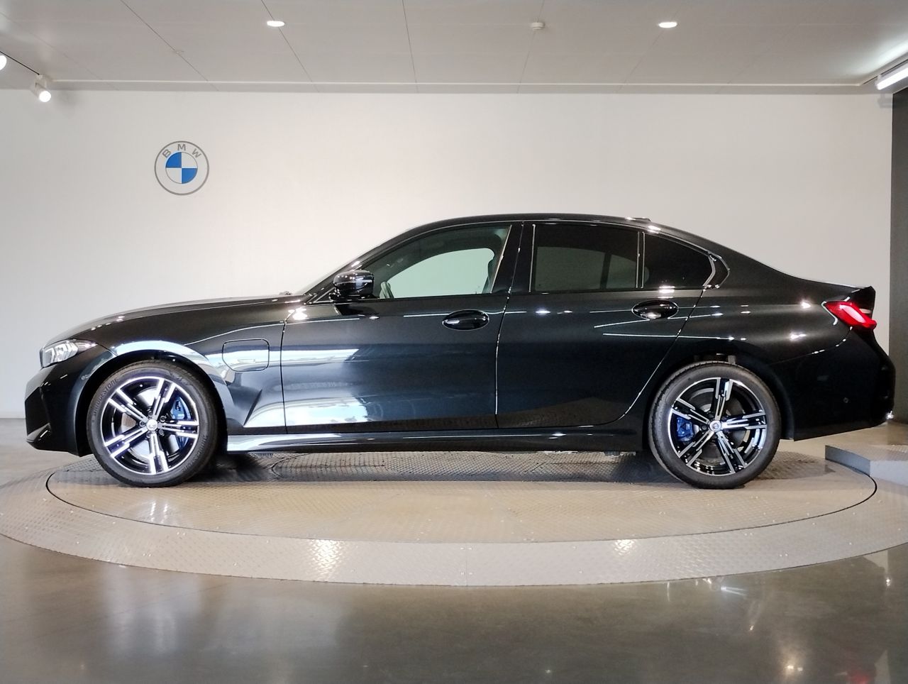 G20 330e Saloon LCI RHD MX