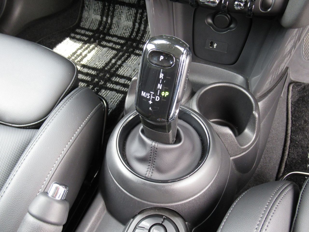 MINI F55 Cooper D 5dr Hatch LCI
