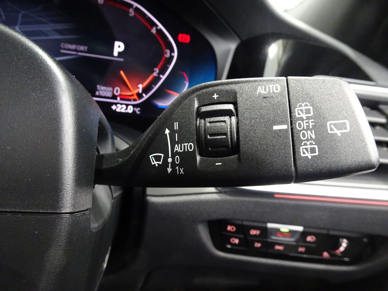 G21 320i RHD