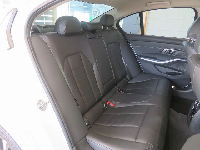 318i Berline RHD