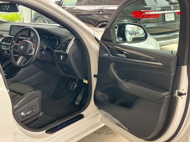 X4 M RHD